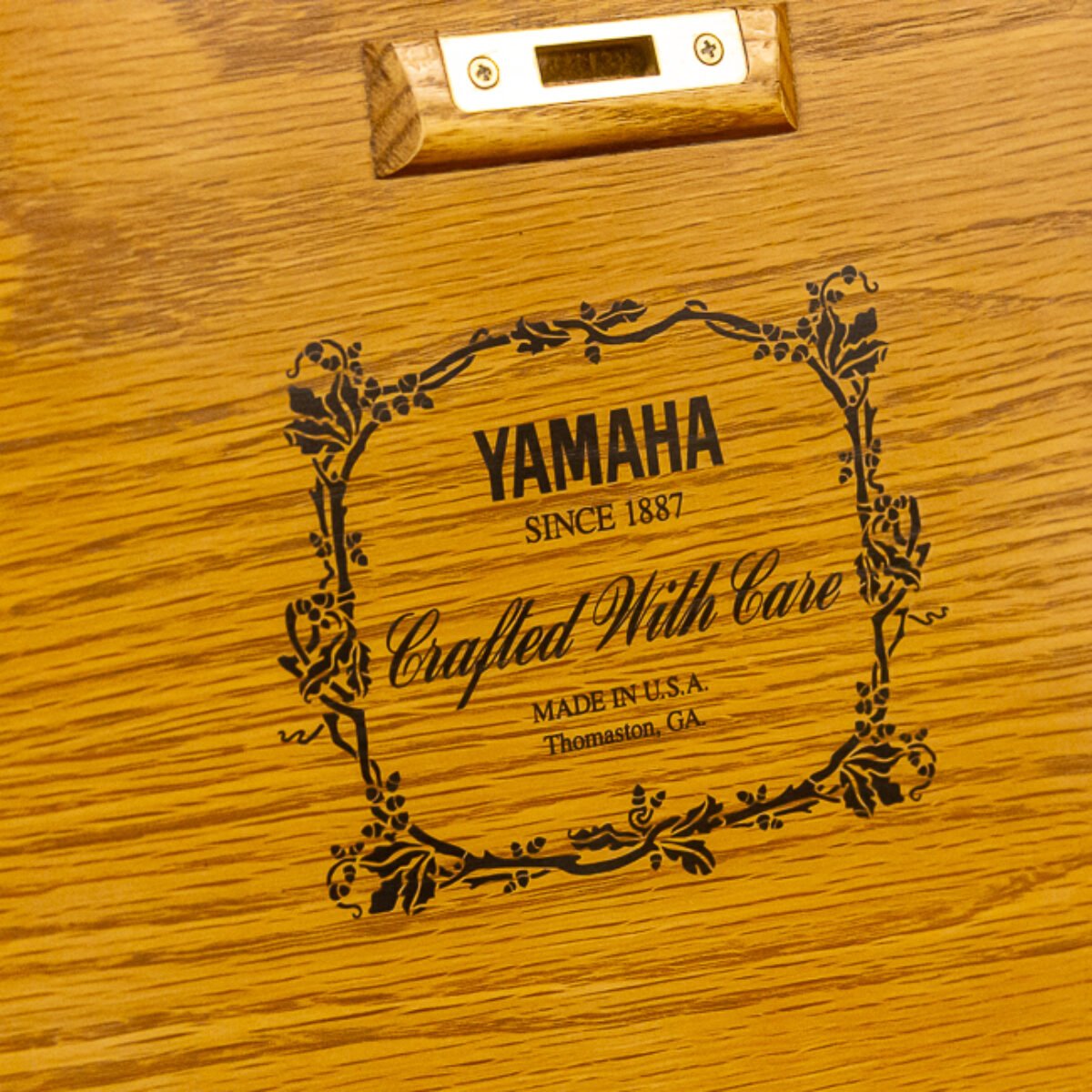 Used Yamaha P22 Studio Upright Piano in Oak Finish - Image 2