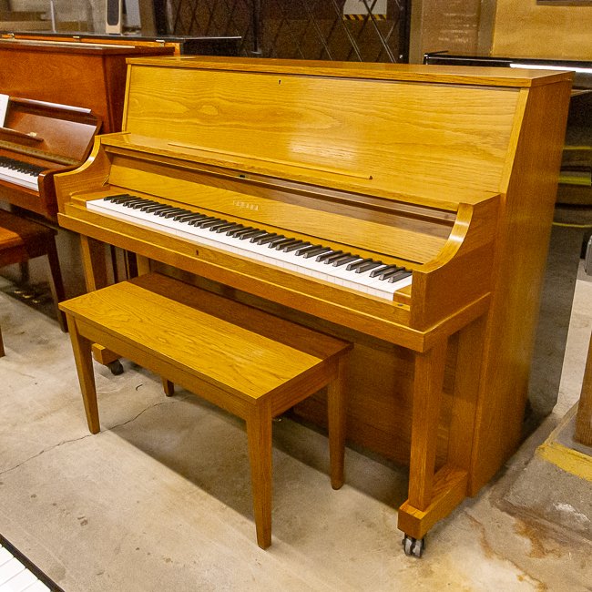 Used Yamaha P22 Studio Upright Piano in Oak Finish